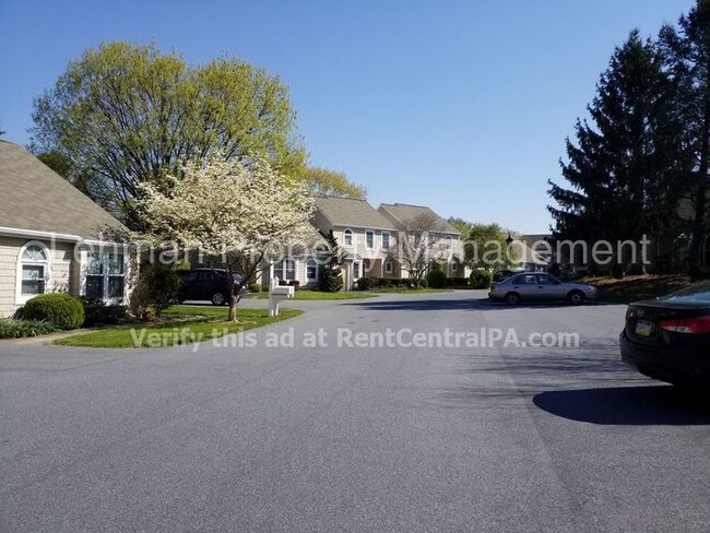 Foto del edificio - 207 Crescent Dr