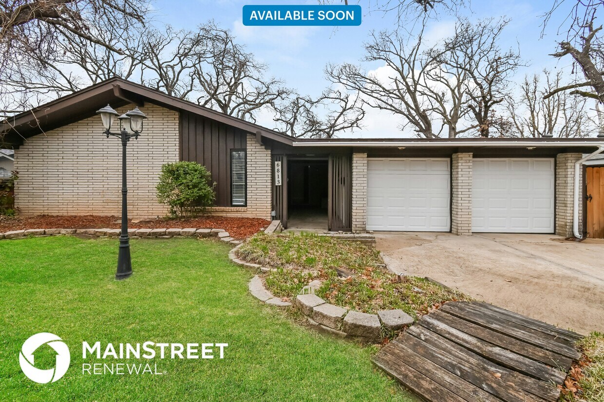 Foto principal - 6813 NW 29th St