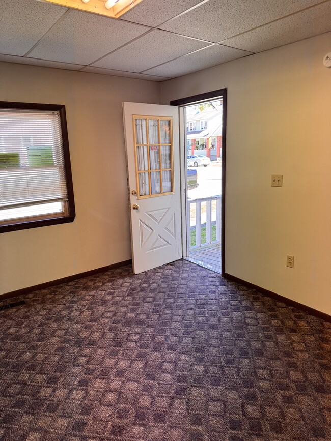 Building Photo - 2702 Plum St