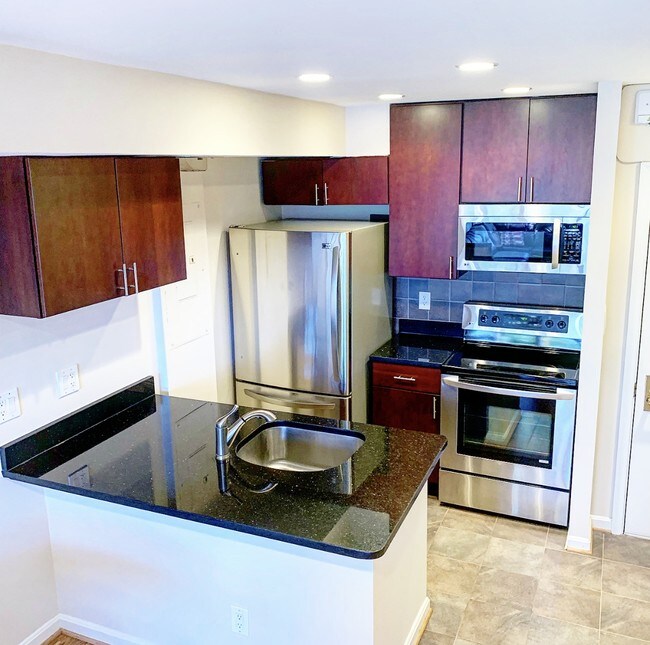 Foto del edificio - 1029 N Stuart St