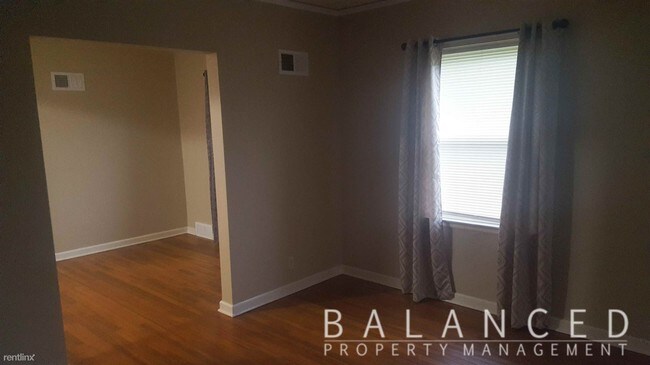 Building Photo - 1 br, 1 bath  - 1703 SW High Ave Apt 1