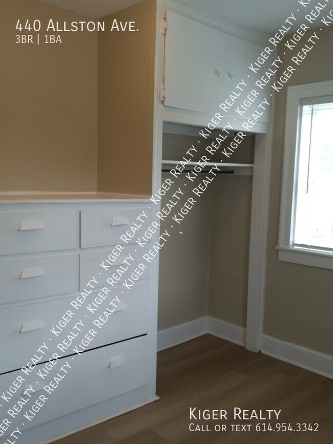 Building Photo - 3 Bedroom 1 Bath Home