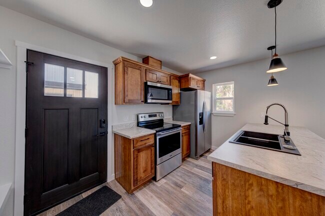 Foto del edificio - 744 E Loucks St