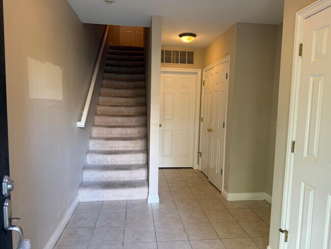 Foto del edificio - 5705 Hampshire Ln