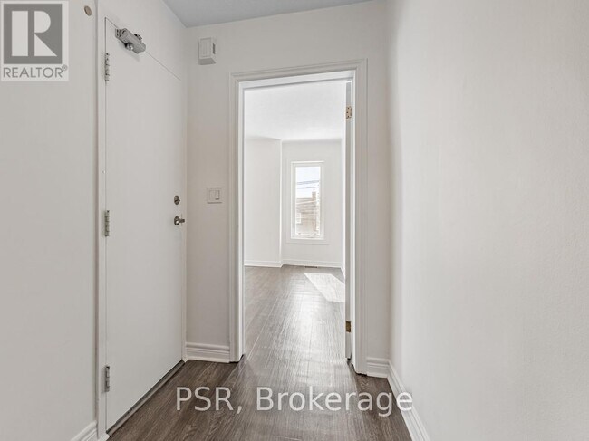 Photo du bâtiment - 2040 Dundas St W