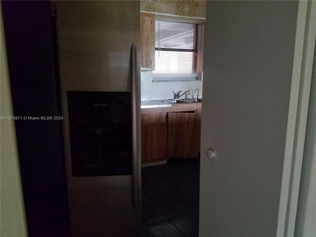 Foto del edificio - 601 Ives Dairy Rd