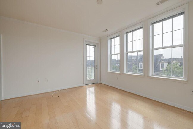 Foto del edificio - 400 Cameron Station Blvd