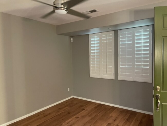 Building Photo - 26327 Iris Ave