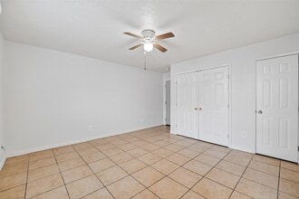 Building Photo - 7742 Park Pl Blvd