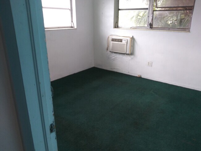 Bedroom - 600 142nd NE St