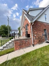 Building Photo - 20186 Gardendale St