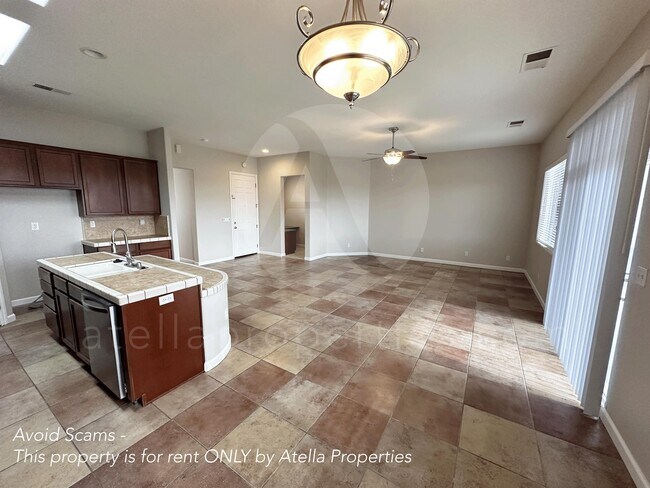 Building Photo - 648 N Magna Carta Ave