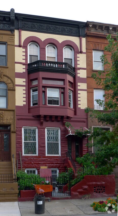 Building Photo - 675 Lafayette Ave