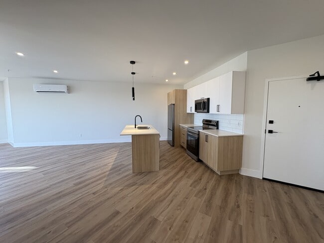 Building Photo - 1035 Melanson Rd