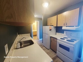 Building Photo - 1110 Daniels Link SW
