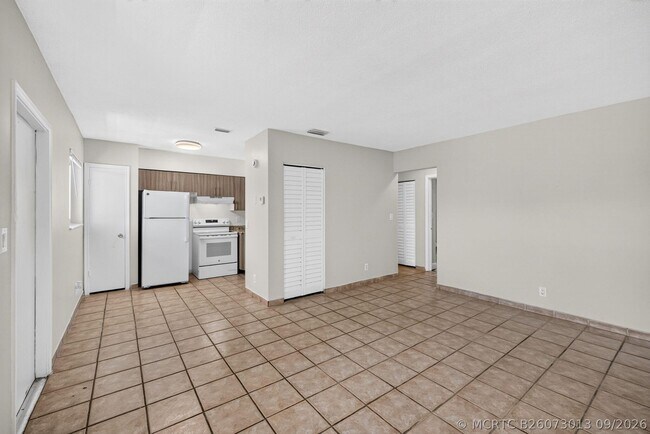 Building Photo - 1007 PROSPECT 205