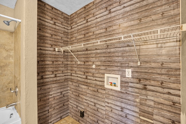 Foto del edificio - 209 W Bridgers St Ext