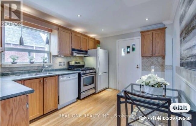 Photo du bâtiment - 18 Gardens Crescent