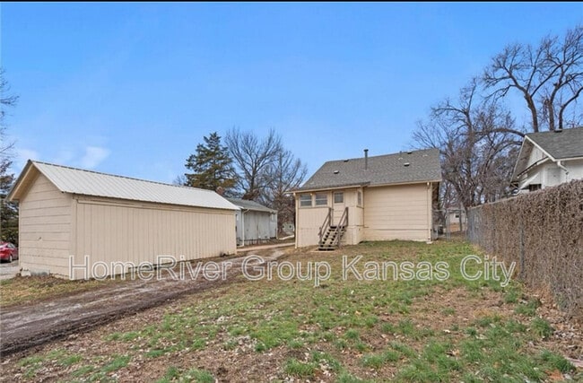 Building Photo - 815 S Crysler Ave