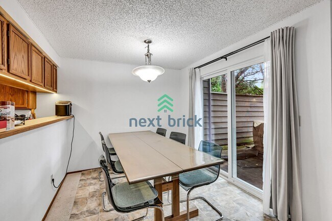 Foto del edificio - 3 BED & 1.5 BATH FOR RENT
