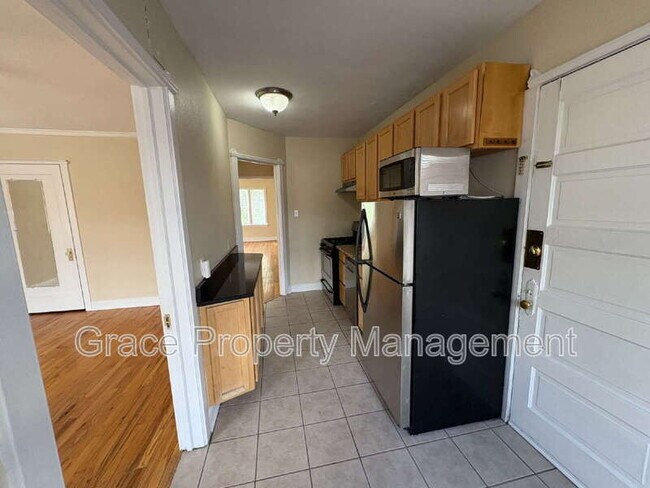 Building Photo - 1416 N Downing St