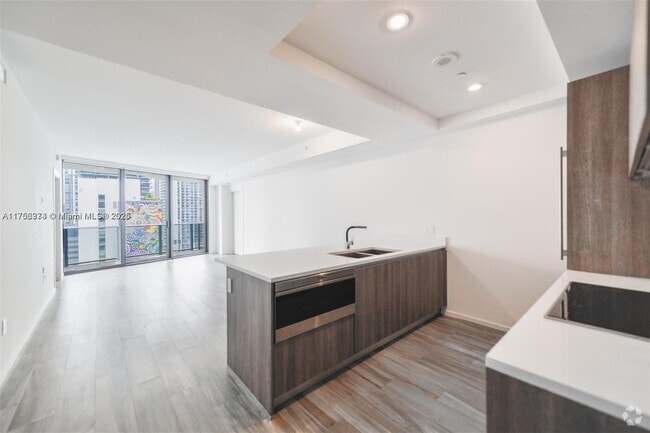Building Photo - 801 S Miami Ave