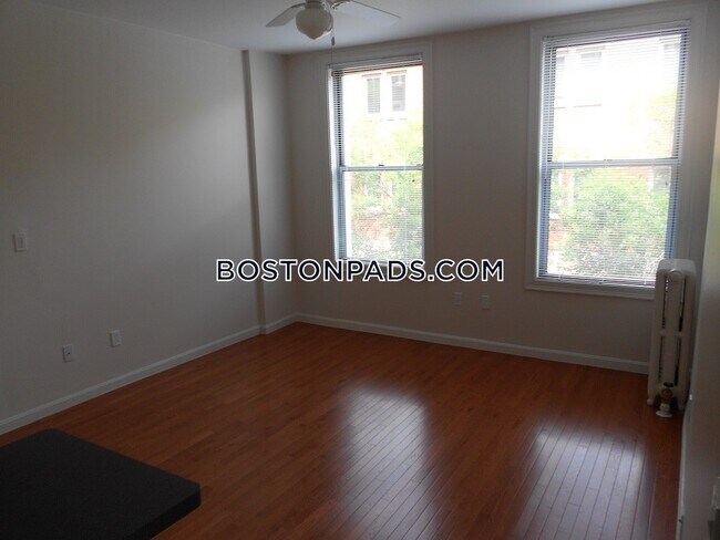 Building Photo - 18 Haviland St.