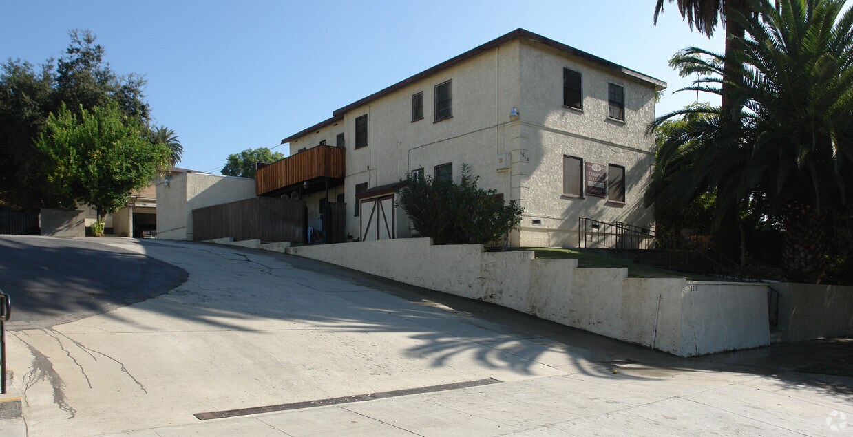 Primary Photo - 1518 Fair Oaks Ave