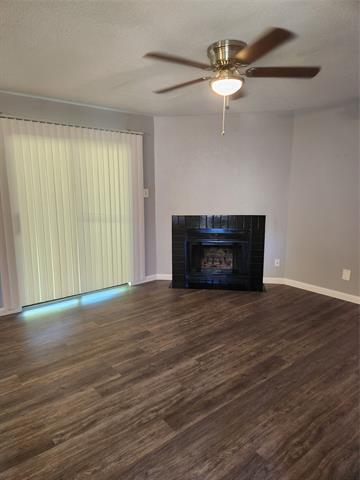 Building Photo - 806 Castleglen Dr