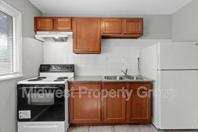 Building Photo - 1700 Newhall Ct