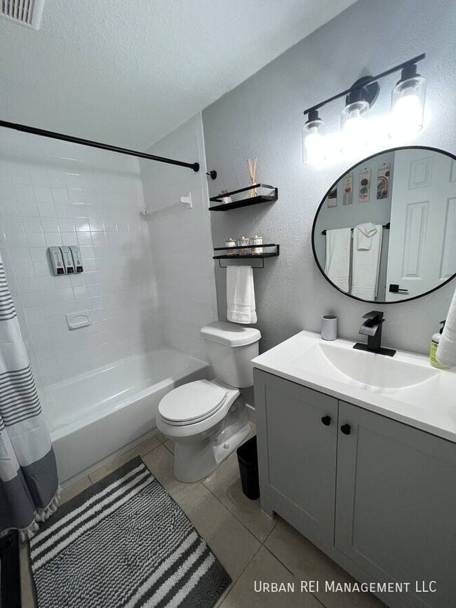 Foto del edificio - 9606 N 46th St