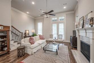 Building Photo - 266 E 28th St