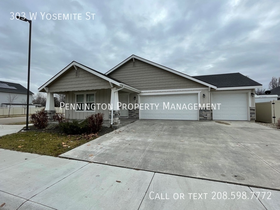 Primary Photo - 303 W Yosemite St
