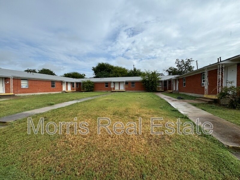 Foto principal - 201 W Green Ave