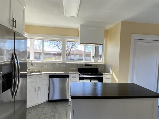 Building Photo - 3200 Colony Dr