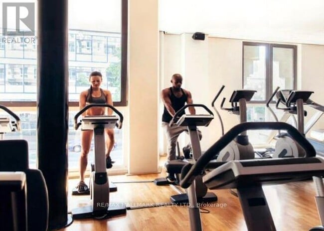 Photo du bâtiment - 15 Ellerslie Ave