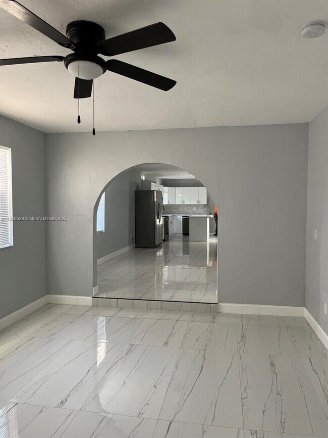 Foto del edificio - 3 bedroom in Miami FL 33142