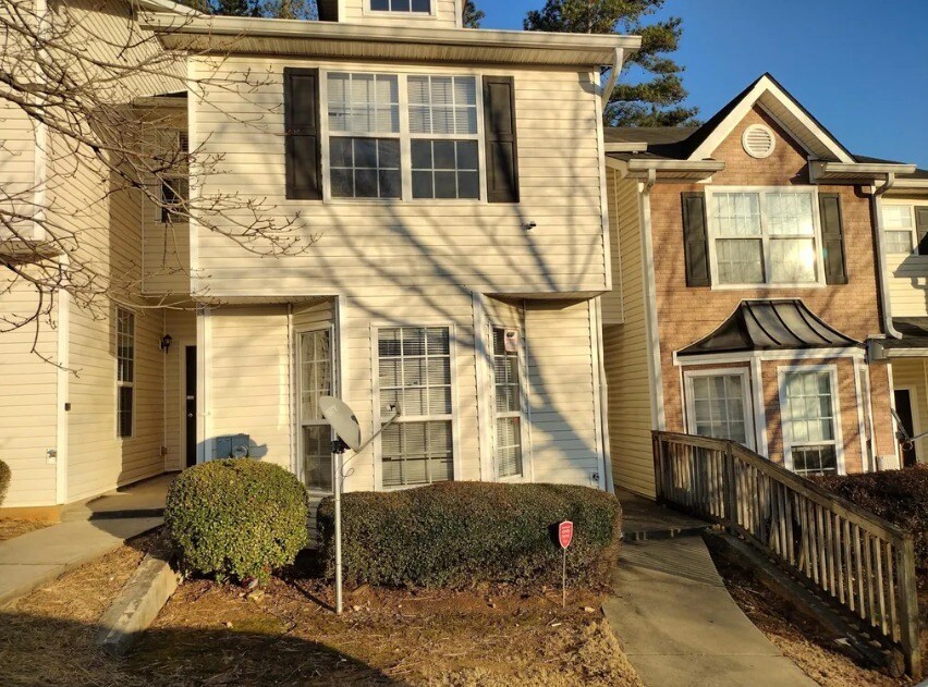 Primary Photo - 7626 Creekside Ln