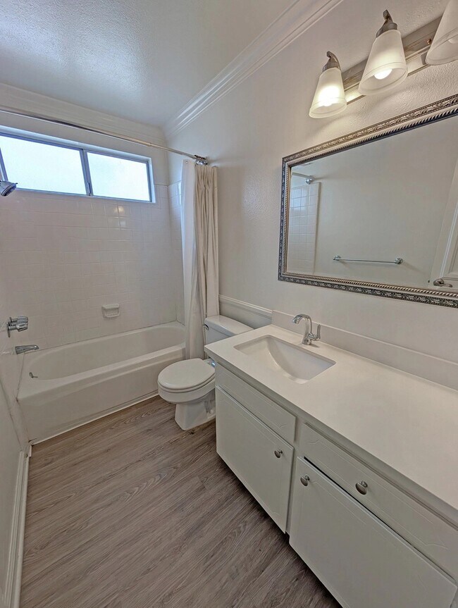 Foto del edificio - 1335 S Carmelina Ave