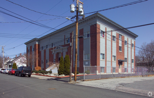 Fifth Avenue Apartments - ReNew Taunton on Fifth