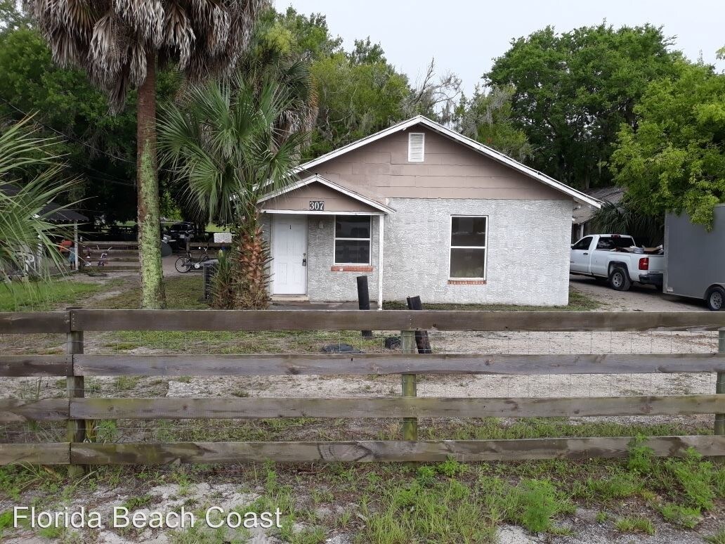 Foto principal - 307 E Magnolia St