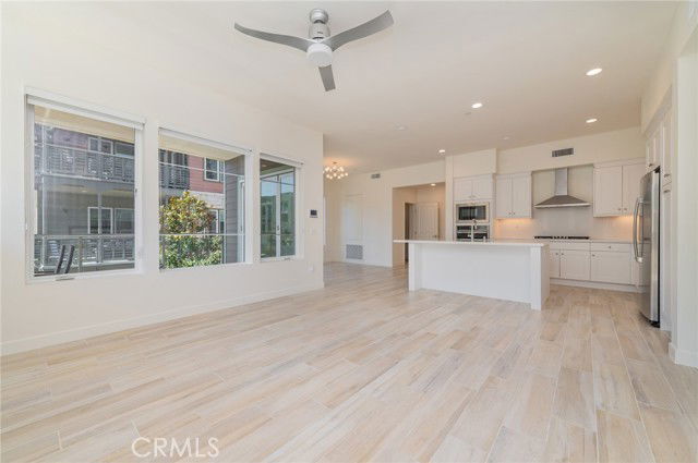 Foto del edificio - 765 Doheny Way