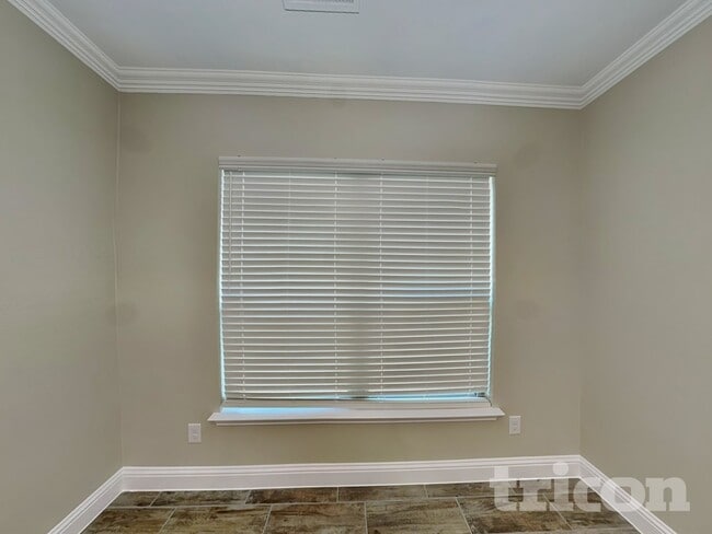 Building Photo - 210 Morning Glory Pl