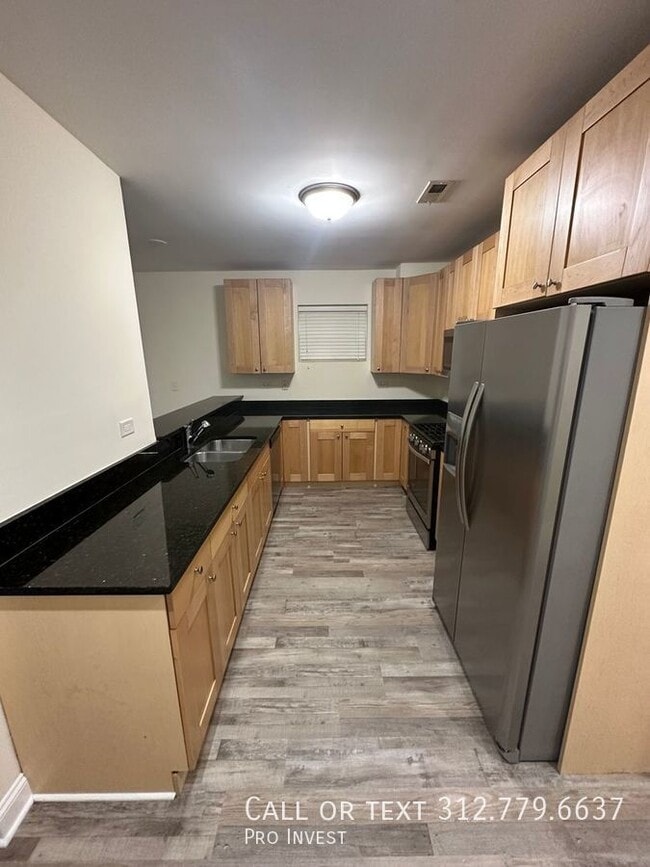 Building Photo - Large 2bed / 2bath -1400 sqft - In unit wa...