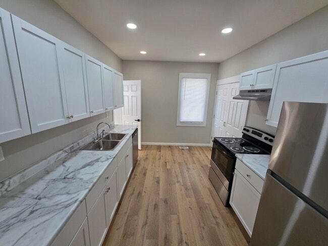 Foto del edificio - Beautiful 3 bed, 2 FULL bath House FOR RENT