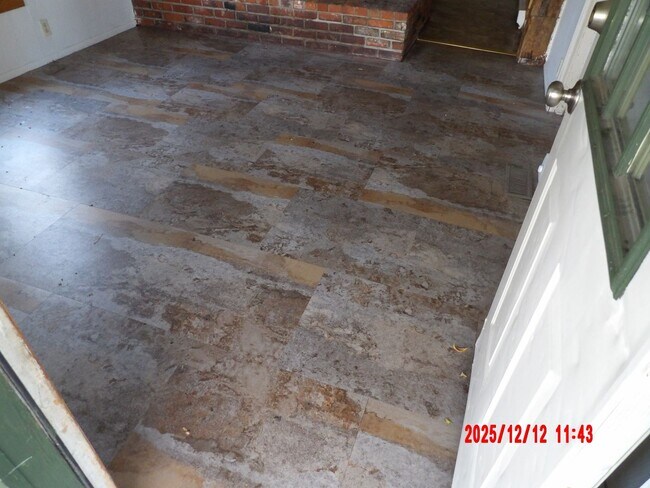 Foto del edificio - 2 Full Bedroom House with TWO BONUS rooms!