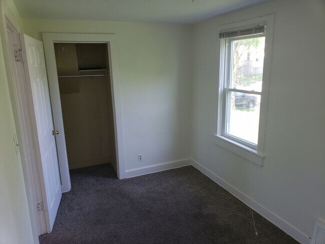 Building Photo - 2508 N. Buffum St. - 2 Bedroom Lower