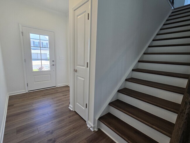 Building Photo - 5525 Hydrangea St