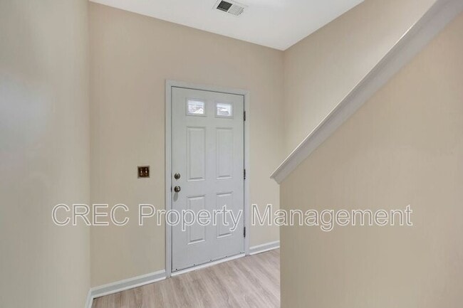 Foto del edificio - 140 Buchanan Cir