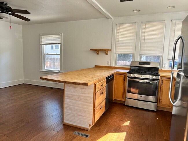 Foto del edificio - 1212 E 19th St